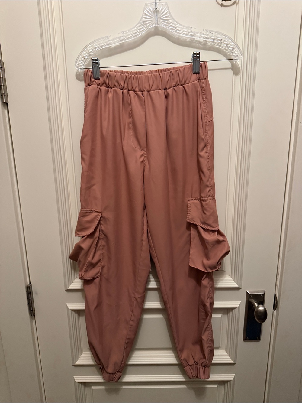 Women's Cargo Jogger Pants in Dusty Rose